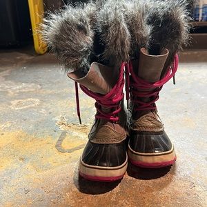 Sorel Joan of Arctic Size 6